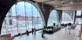 KYMP-talon aula, kuva: Merja Wesander, helsinkikuvia.fi